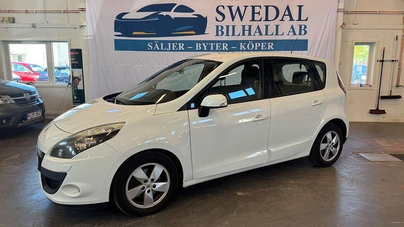Vit Begagnad 2011 Renault Scénic III Minibuss | 49 900 kr (Marknadspris) - Bild 1/4