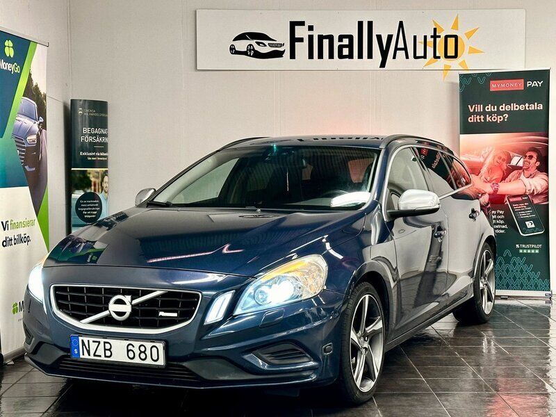 Blå Begagnad 2011 Volvo V60 R-Design Kombi | 119 900 kr (Marknadspris) - Bild 1/4