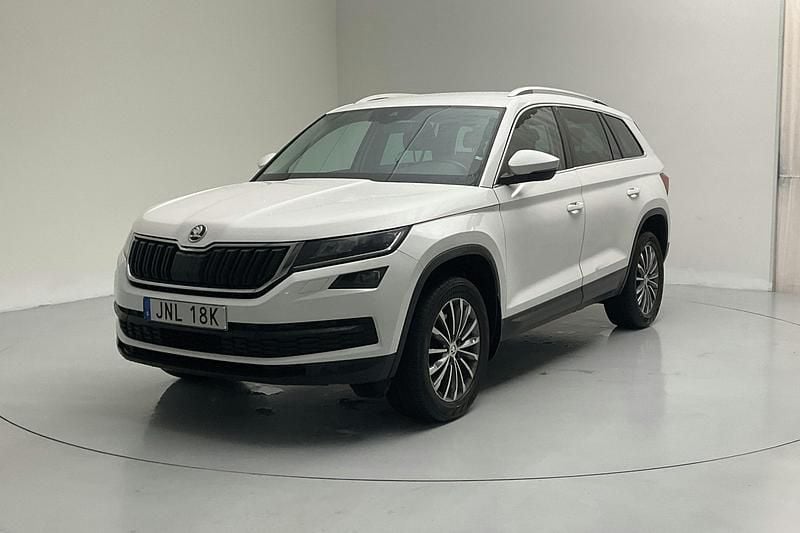 Vit Begagnad 2020 Skoda Kodiaq SUV | 219 000 kr (Bra pris) - Bild 1/4