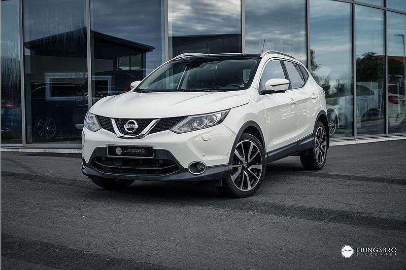 Vit Begagnad 2016 Nissan Qashqai 360º SUV | 129 900 kr (Lite dyr) - Bild 1/4