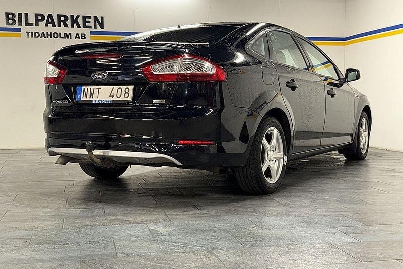 Begagnad Ford Mondeo Sport 116 HK (85 kW) 2013 Svart Halvkombi