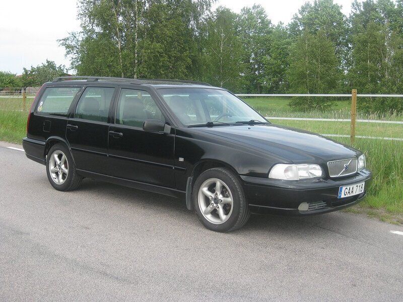 Svart Begagnad 1999 Volvo V70 Kombi | 21 900 kr - Bild 1/4