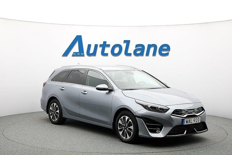 Grå Begagnad 2023 Kia Ceed Sportswagon Kombi | 259 900 kr (Marknadspris) - Bild 1/3