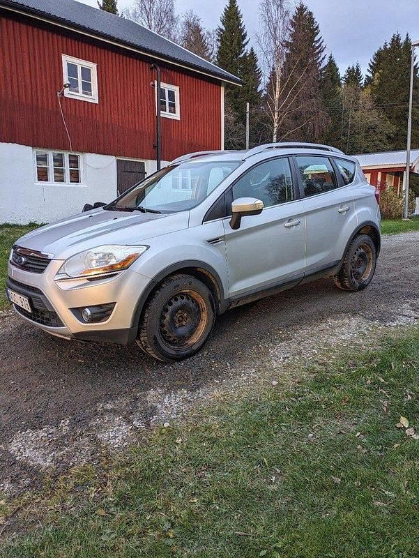 Grå Begagnad 2011 Ford Kuga SUV | 70 000 kr (Bra pris) - Bild 1/4
