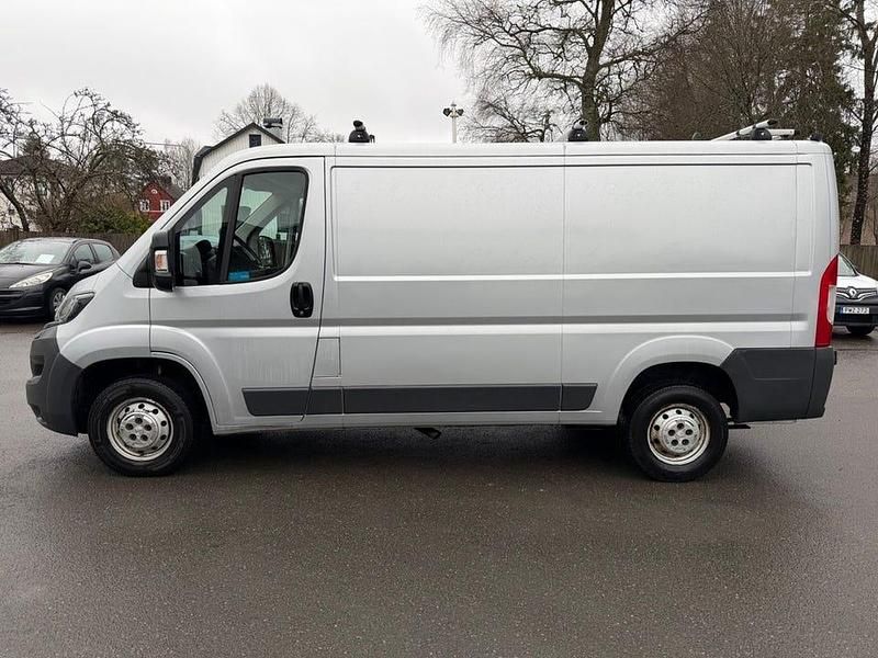 Begagnad Peugeot Boxer 163 HK (119 kW) 2017 Grå Van