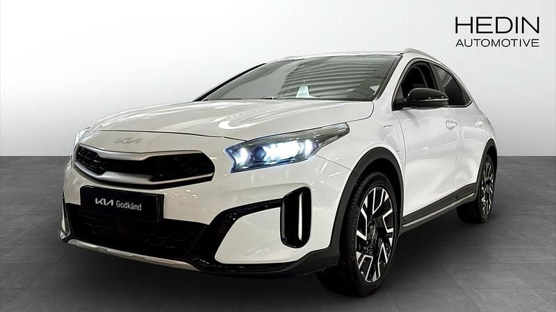 Vit Begagnad 2023 Kia XCeed SUV | 259 900 kr (Bra pris) - Bild 1/4