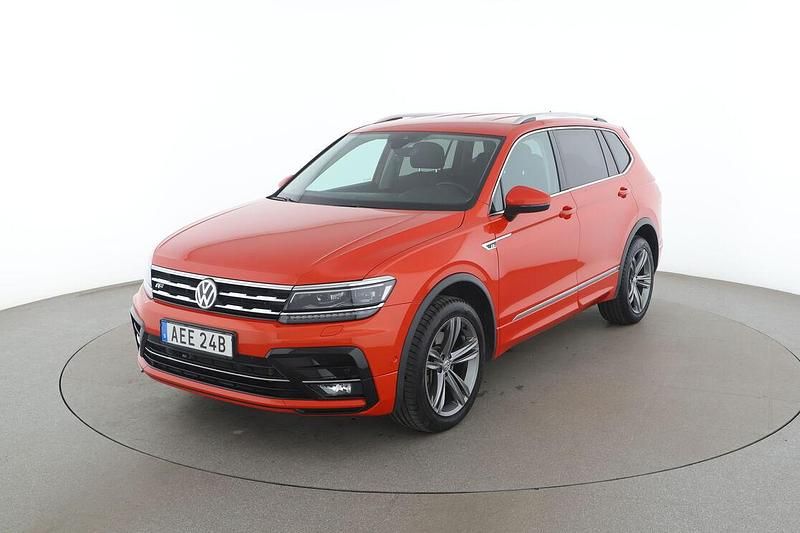 Orange Begagnad 2021 VW Tiguan Allspace R-line SUV | 372 000 kr (Marknadspris) - Bild 1/3