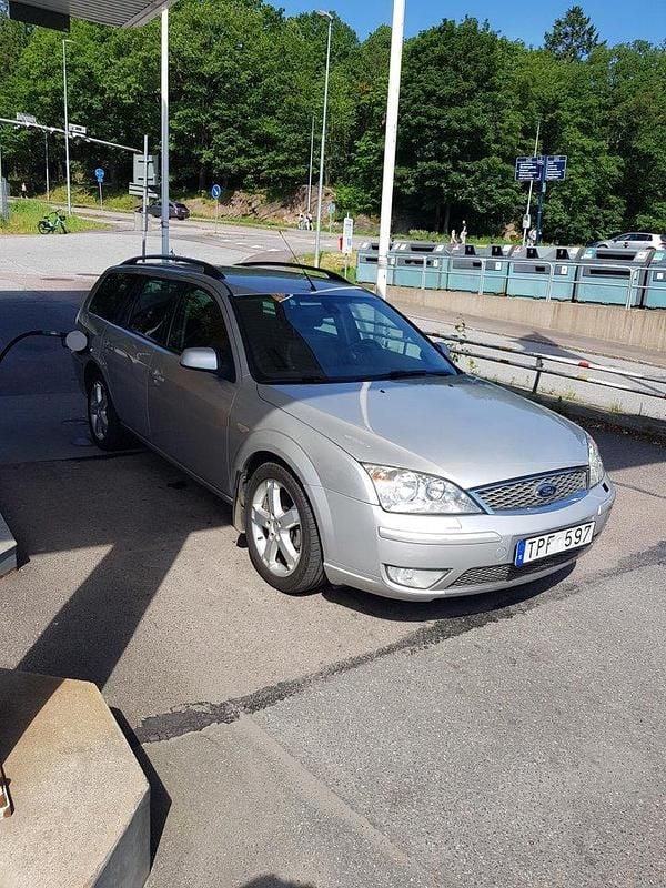 Silver Begagnad 2006 Ford Mondeo Titanium X Kombi | 10 000 kr (Superpris) - Bild 1/4