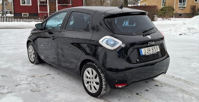 Begagnad Renault Zoe 64 kW (88 HK) 2015 Svart Halvkombi
