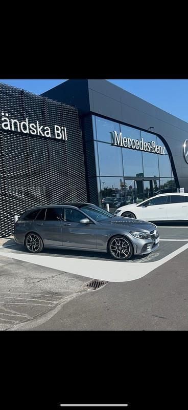 Begagnad 2019 Mercedes C220 | 295 000 kr - Bild 1/4