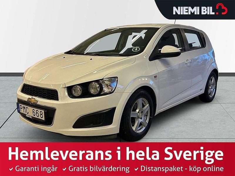 Begagnad Chevrolet Aveo 86 HK (63 kW) 2012 Vit Halvkombi