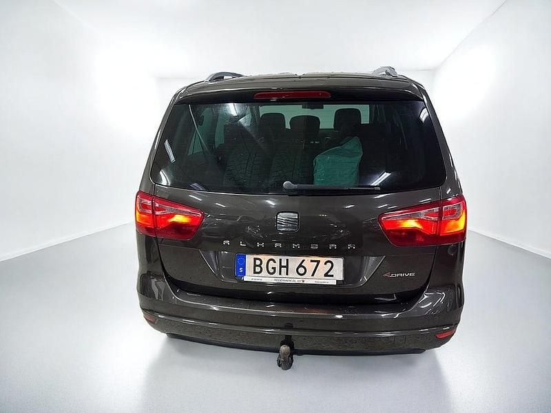 Begagnad Seat Alhambra 4Drive 140 HK (102 kW) 2014 Brun Minibuss