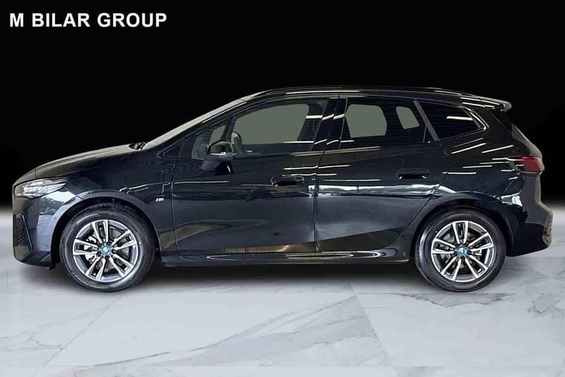 Svart Begagnad 2025 BMW 225 Active Tourer Minibuss | 439 000 kr - Bild 1/1