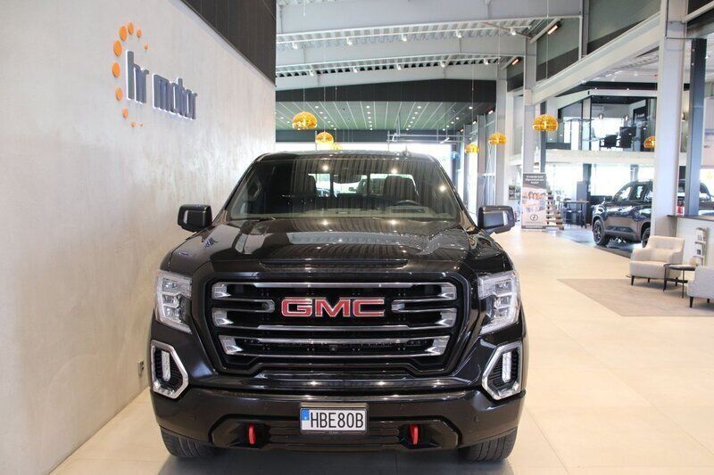 Svart Begagnad 2021 GMC Sierra Van | 799 000 kr - Bild 1/4