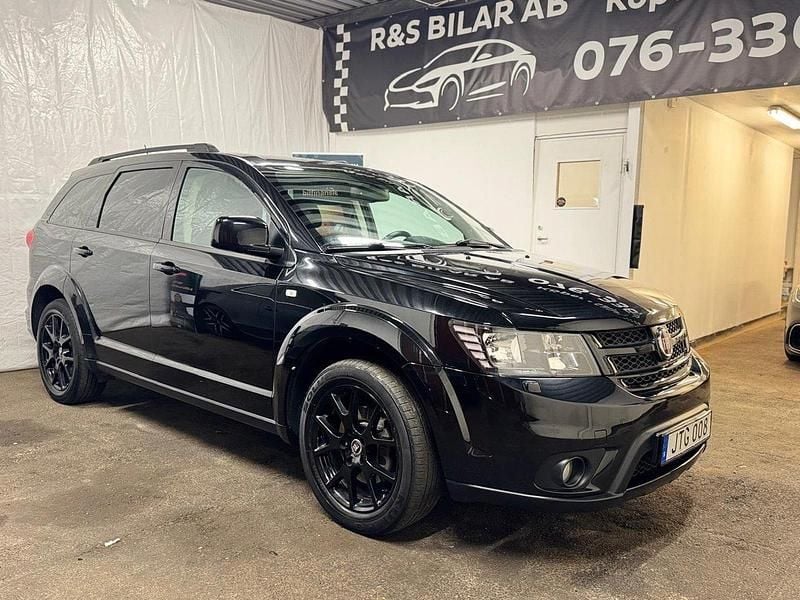 Svart Begagnad 2015 Fiat Freemont Sport SUV | 119 900 kr (Marknadspris) - Bild 1/4