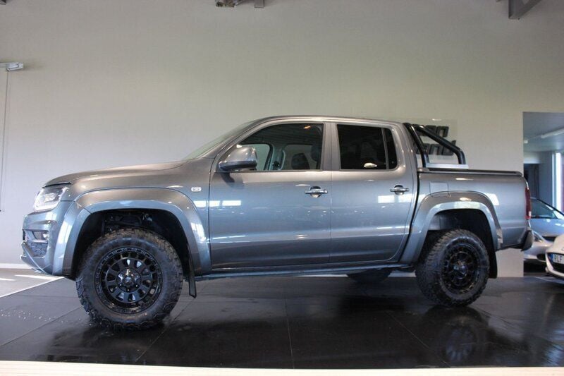 Grå (grå metallic) Begagnad 2020 VW Amarok Highline Pickup | 359 900 kr (Bra pris) - Bild 1/4