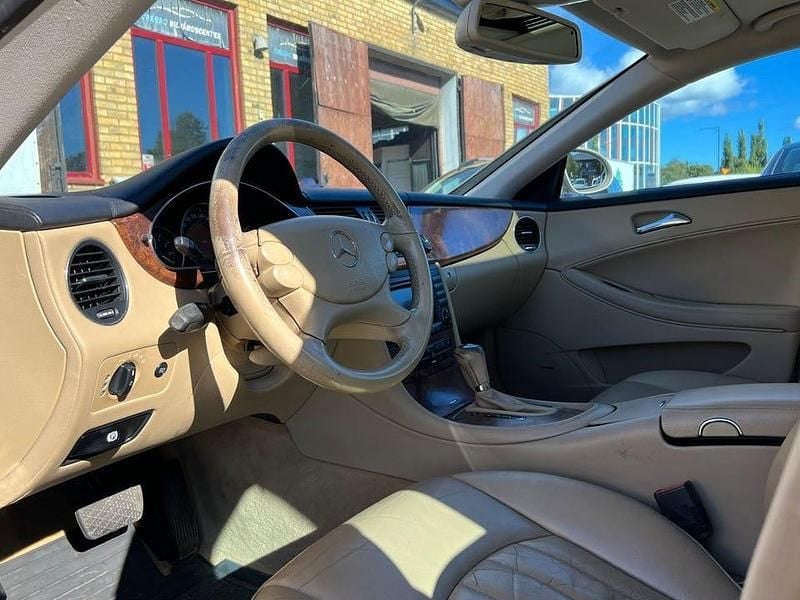 Begagnad Mercedes CLS350 272 HK (200 kW) 2005 Ljusbrun Sportkupé