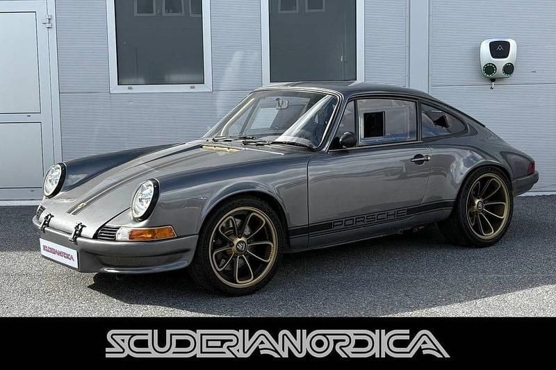 Begagnad Porsche 911 301 HK (221 kW) 1974 Grå Sportkupé