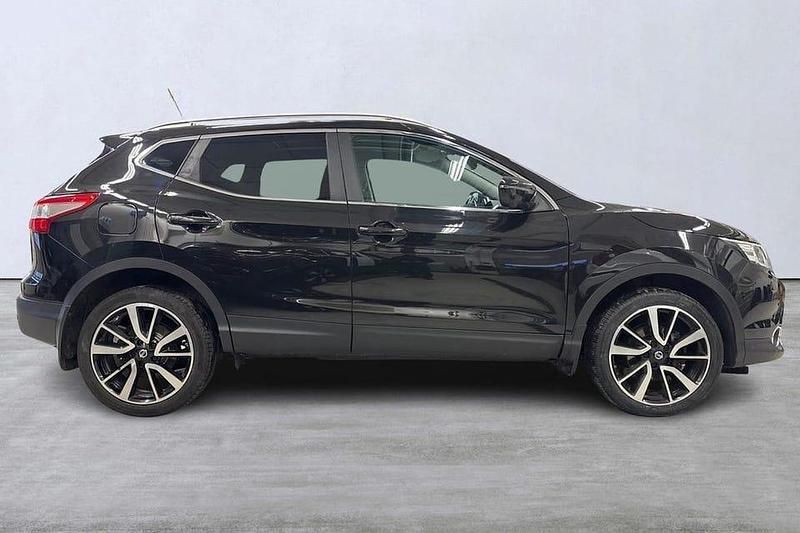 Begagnad Nissan Qashqai 112 HK (82 kW) 2016 Svart SUV