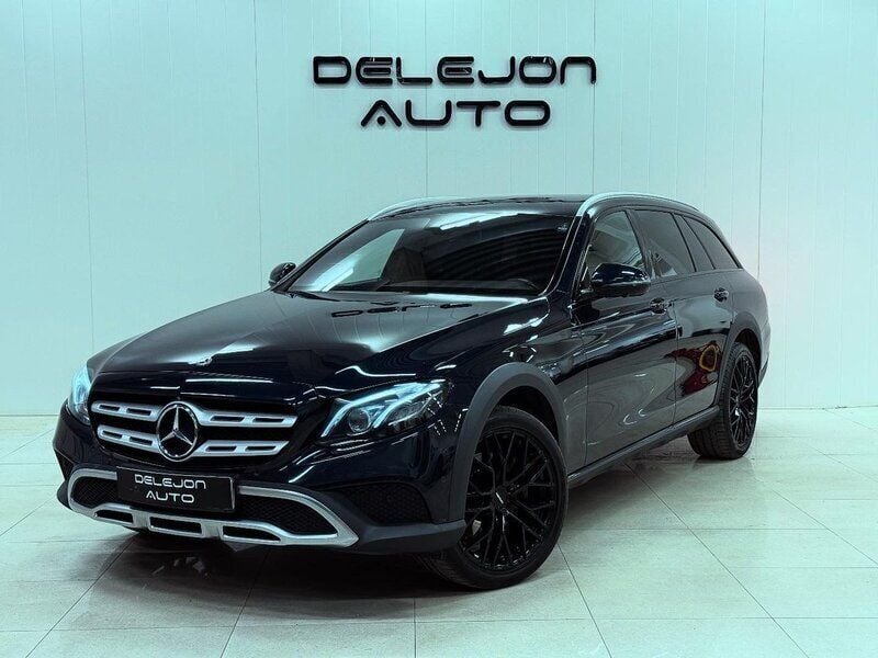 Mörkgrön (callaite green metallic) Begagnad 2017 Mercedes E220 Kombi | 289 900 kr (Marknadspris) - Bild 1/4