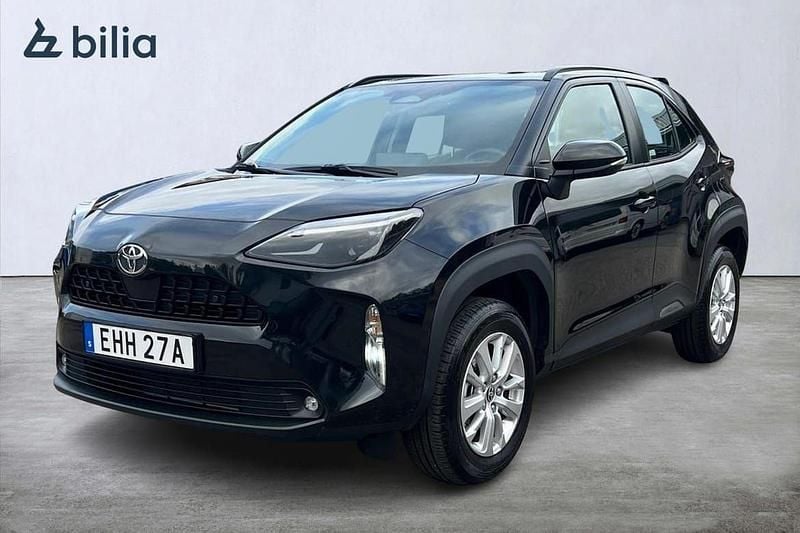 Svart Begagnad 2024 Toyota Yaris Cross Active SUV | 289 900 kr (Bra pris) - Bild 1/3