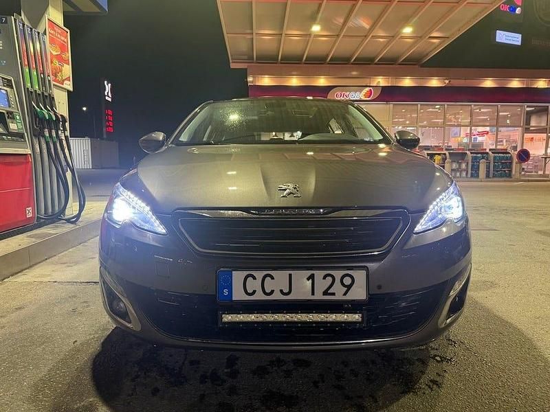 Begagnad Peugeot 308 Allure 131 HK (96 kW) 2014 Okänd Halvkombi