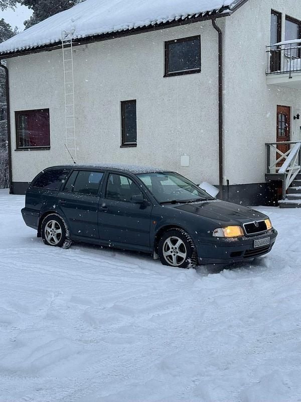 Begagnad 2000 Skoda Octavia Kombi | 19 500 kr (Superpris) - Bild 1/4