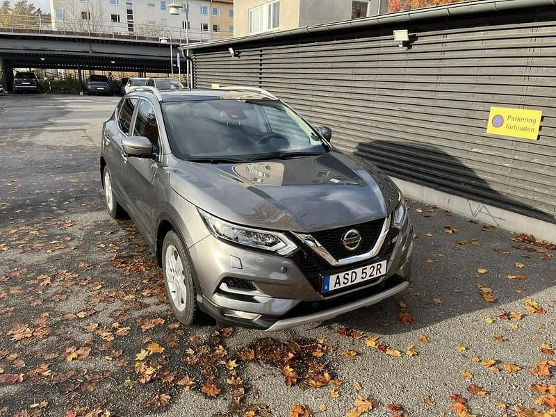 Grå Begagnad 2021 Nissan Qashqai SUV | 195 000 kr (Bra pris) - Bild 1/4