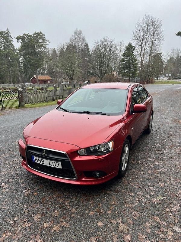 Begagnad 2011 Mitsubishi Lancer Sportback Halvkombi | 65 000 kr (Marknadspris) - Bild 1/4