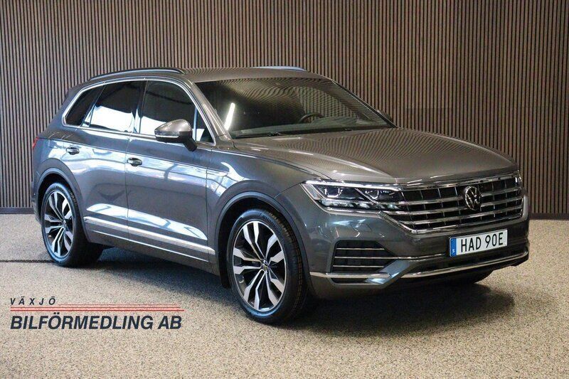Grå Begagnad 2022 VW Touareg SUV | 599 000 kr (Marknadspris) - Bild 1/4