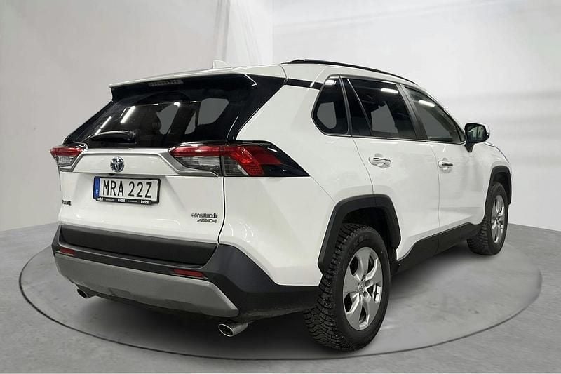 Begagnad Toyota RAV4 Executive 222 HK (163 kW) 2023 Vit SUV