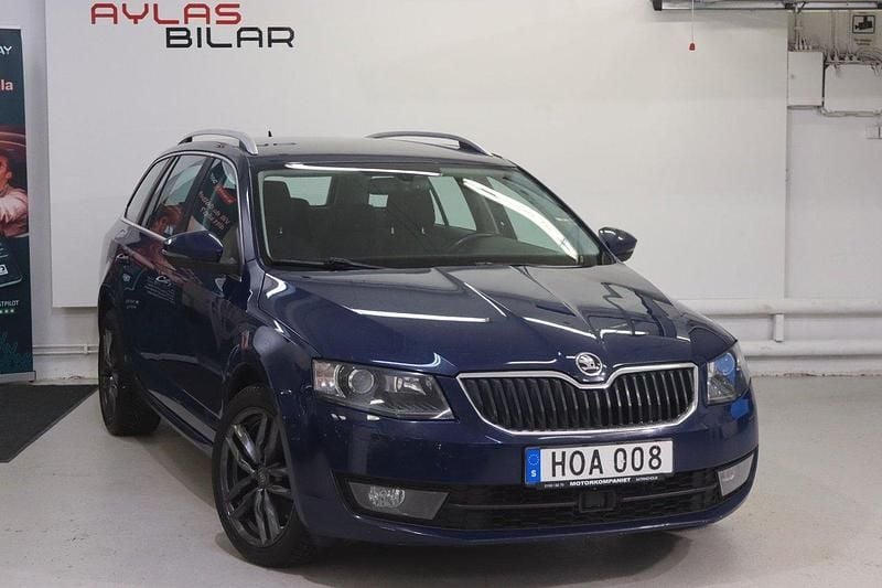 Blå Begagnad 2015 Skoda Octavia Elegance Kombi | 74 900 kr (Superpris) - Bild 1/4