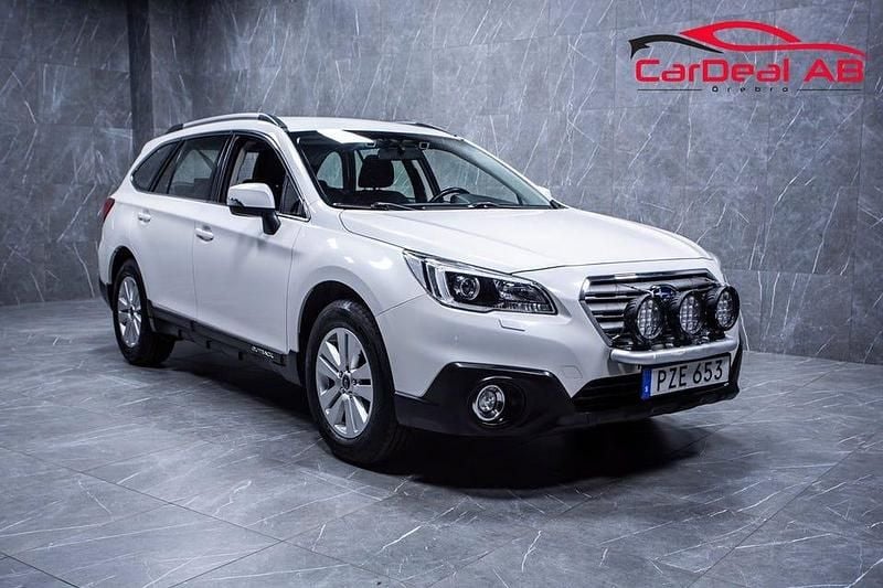 Vit Begagnad 2015 Subaru Outback SUV | 144 800 kr (Marknadspris) - Bild 1/4