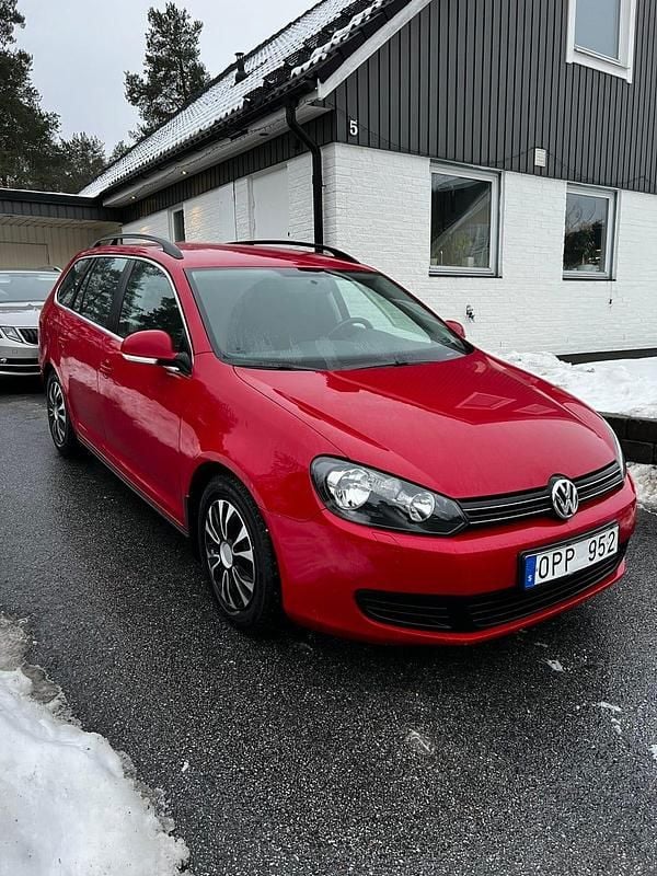 Begagnad VW Golf VI 105 HK (77 kW) 2010 Halvkombi