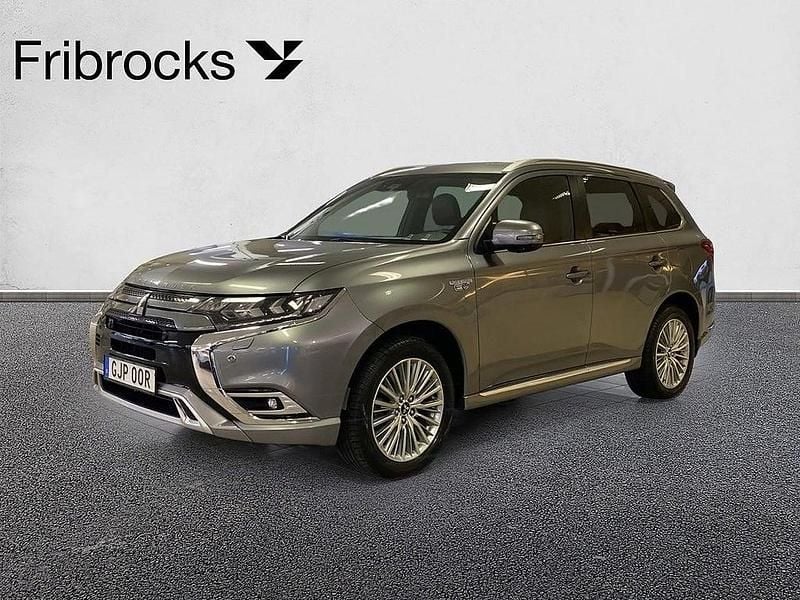 Begagnad Mitsubishi Outlander 224 HK (164 kW) 2019 Grå SUV
