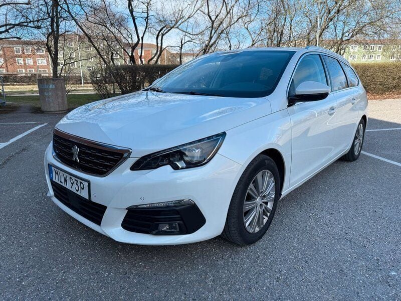 Vit Begagnad 2020 Peugeot 308 Kombi | 139 900 kr (Marknadspris) - Bild 1/4
