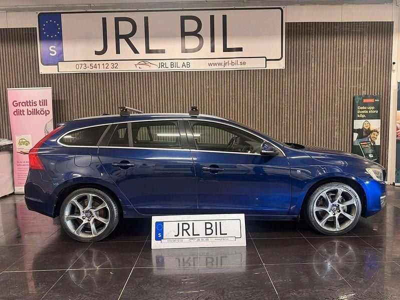 Blå Begagnad 2015 Volvo V60 Ocean Race Kombi | 159 900 kr (Bra pris) - Bild 1/4