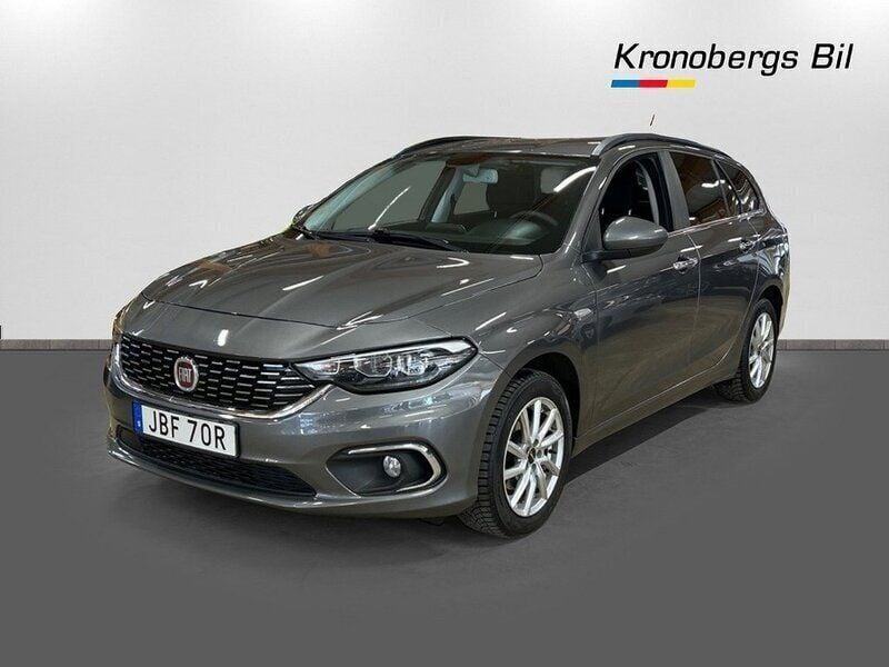Grå metallic Begagnad 2020 Fiat Tipo Lounge Kombi | 164 500 kr (Marknadspris) - Bild 1/4