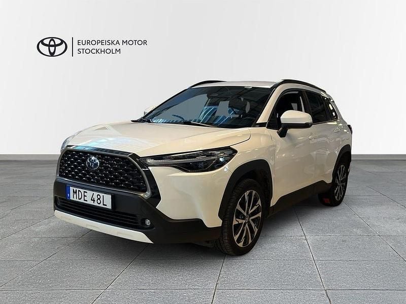 Begagnad Toyota Corolla Cross Style 197 HK (144 kW) 2022 Vit SUV