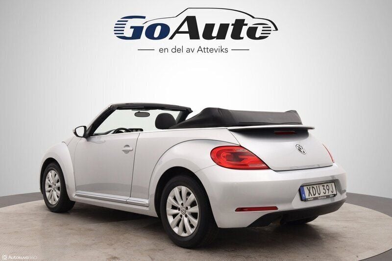 Begagnad VW Beetle Cabriolet 105 HK (77 kW) 2013 Silver Cab