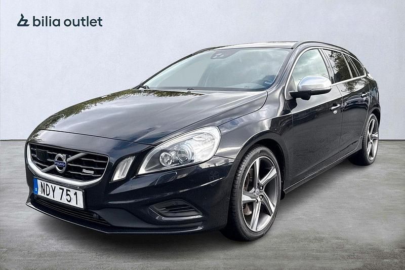 Svart Begagnad 2012 Volvo V60 R-Design Kombi | 199 900 kr (Marknadspris) - Bild 1/4
