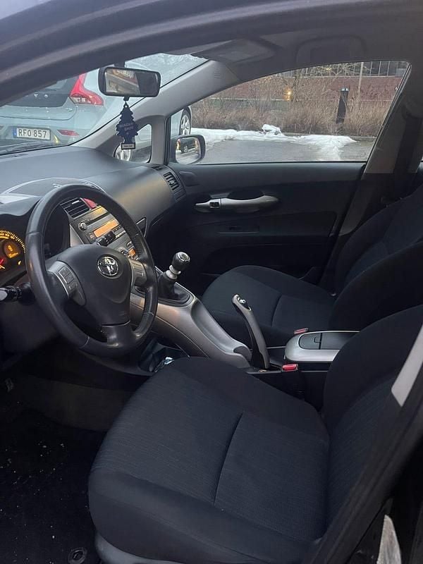Begagnad Toyota Auris 126 HK (92 kW) 2009 Halvkombi