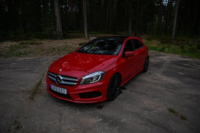 Röd Begagnad 2014 Mercedes A220 AMG Halvkombi | 160 000 kr (Marknadspris) - Bild 1/4