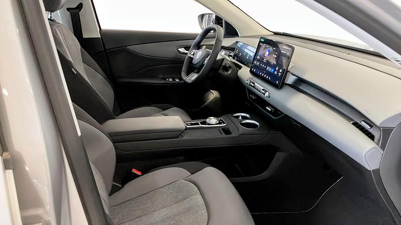 Ny MG MG5 EV 125 kW (170 HK) 2025 Grå (silver) Kombi