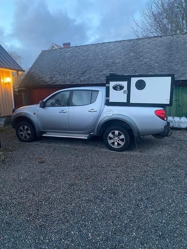 Begagnad 2007 Mitsubishi L200 Pickup | 105 000 kr (Lite dyr) - Bild 1/4