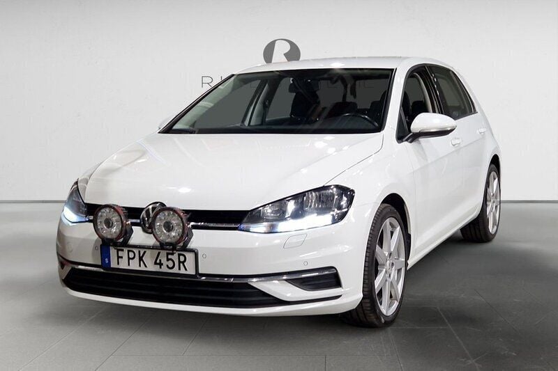 Vit Begagnad 2019 VW Golf VII Halvkombi | 159 900 kr (Marknadspris) - Bild 1/3