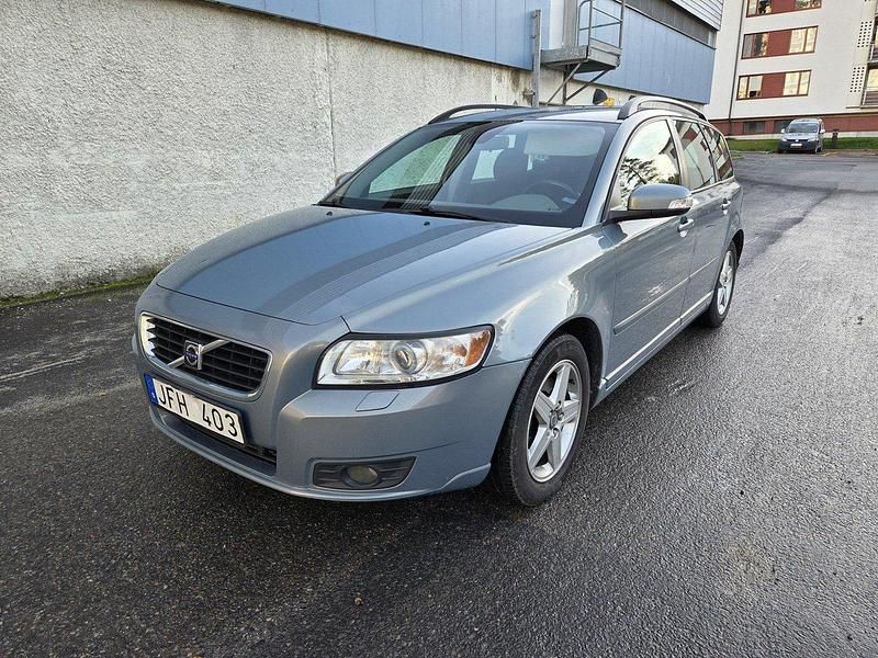 Blå Begagnad 2008 Volvo V50 Kombi | 37 500 kr (Marknadspris) - Bild 1/4
