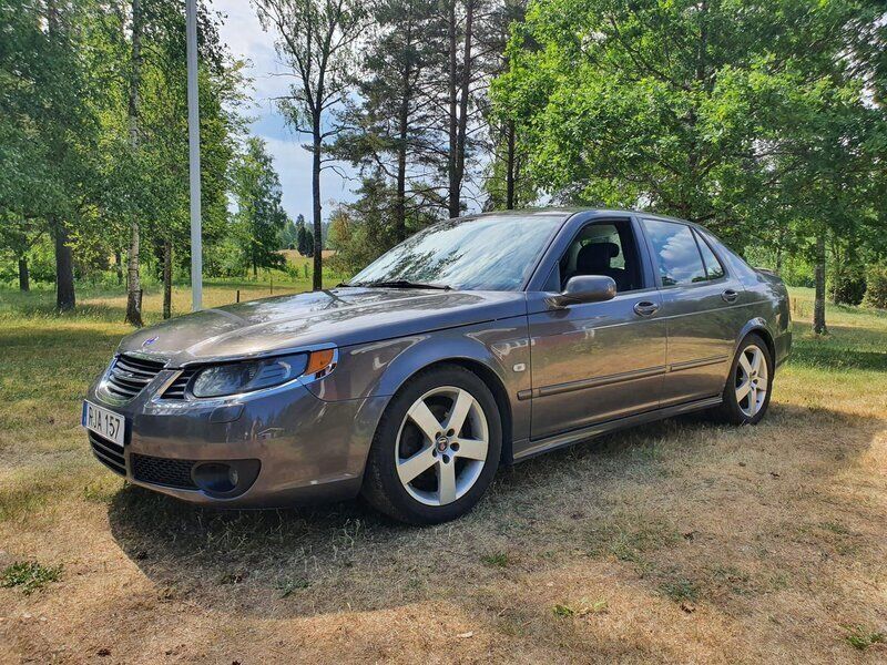 Grå Begagnad 2006 Saab 9-5 Aero Sedan | 70 000 kr (Dyr) - Bild 1/4