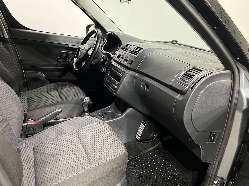 Begagnad Skoda Roomster GreenLine 75 HK (55 kW) 2012 Grå Minibuss