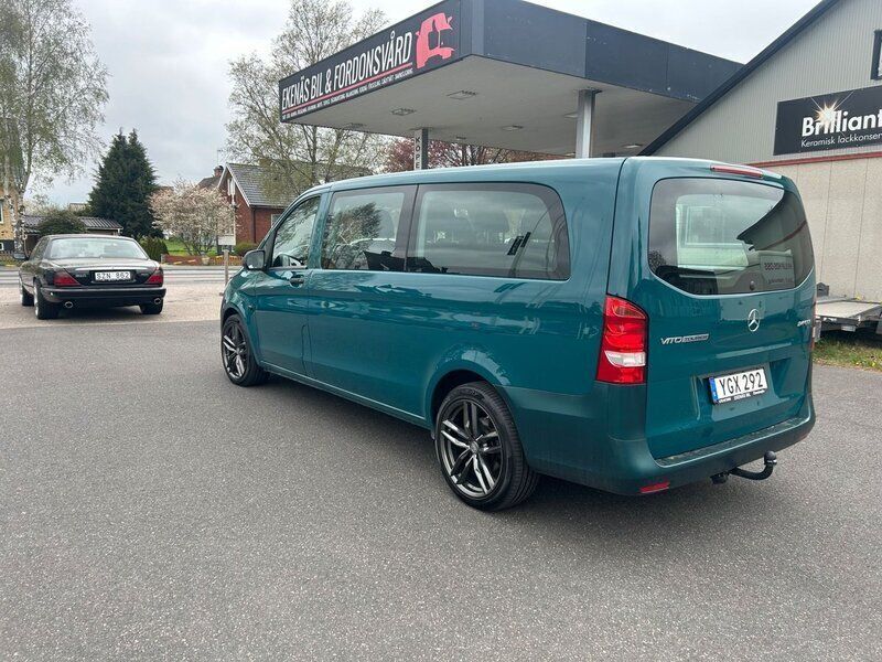 Mörkgrön (grön) Begagnad 2017 Mercedes Vito Minibuss | 259 900 kr - Bild 1/4